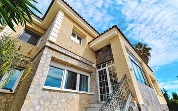Property slide 40