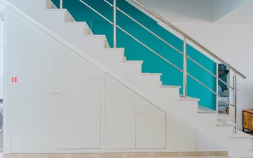 Property slide 32