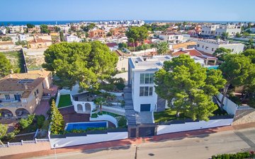Property slide 47