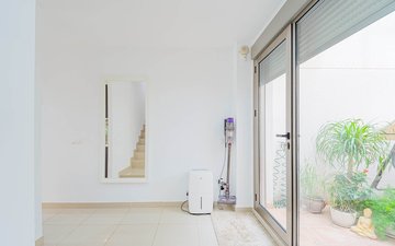 Property slide 20