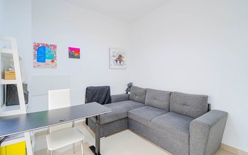 Property slide 32