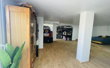 Property slide 24