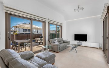 Property slide 10