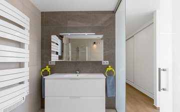 Property slide 21