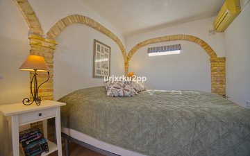 Property slide 25