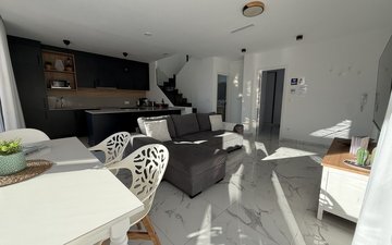Property slide 32
