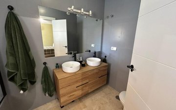 Property slide 40