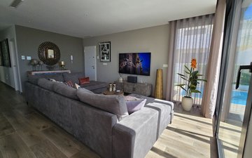 Property slide 20