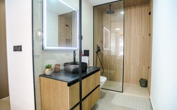 Property slide 32