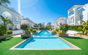 Property slide 32
