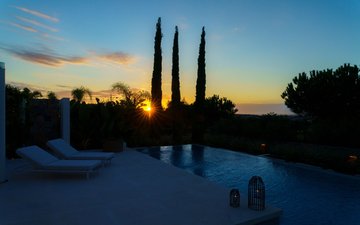 Property slide 32