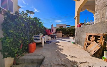 Property slide 10