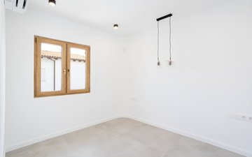 Property slide 32