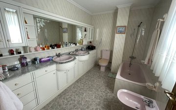 Property slide 21
