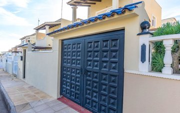 Property slide 32