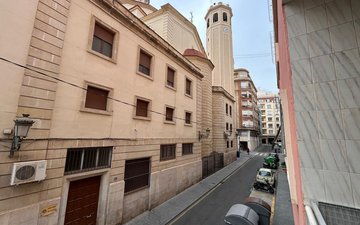 Property slide 32
