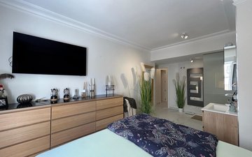Property slide 10