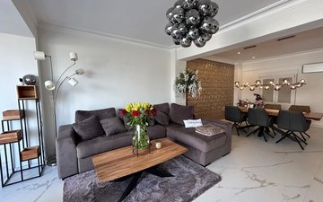 Property slide 32