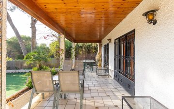 Property slide 32