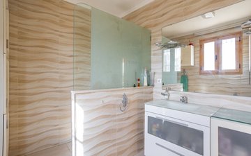Property slide 25