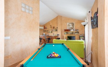Property slide 32