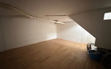 Property slide 25