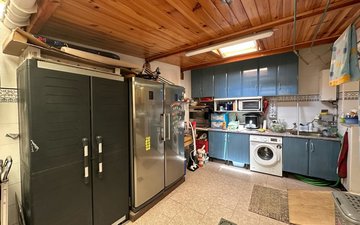Property slide 32