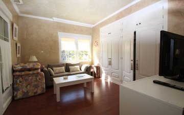 Property slide 32