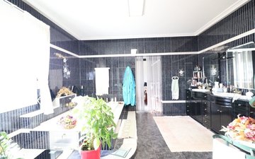 Property slide 20