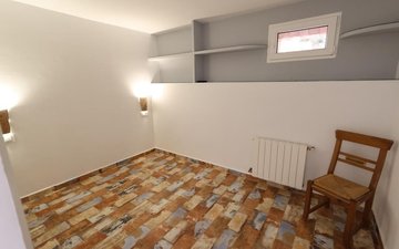 Property slide 32