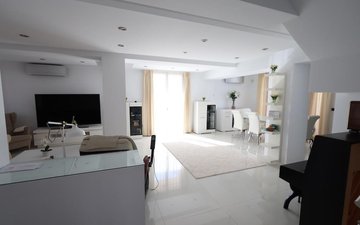 Property slide 10