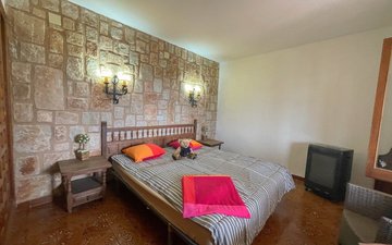 Property slide 44