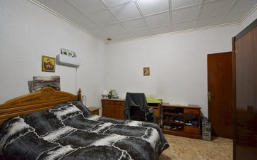 Property slide 18