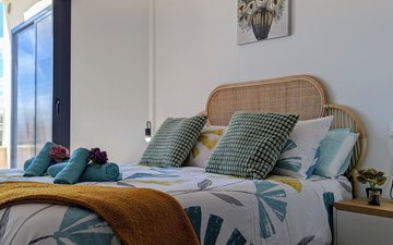 Property slide 32