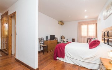 Property slide 25