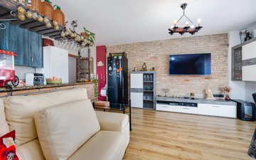 Property slide 18