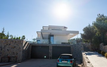 Property slide 32