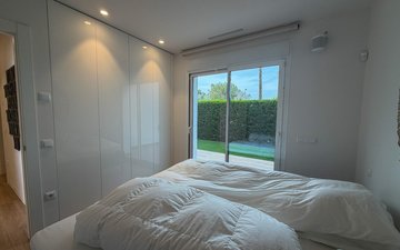 Property slide 16