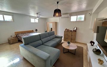 Property slide 22