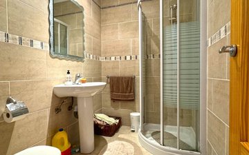 Property slide 32