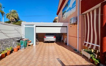Property slide 21