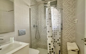 Property slide 24