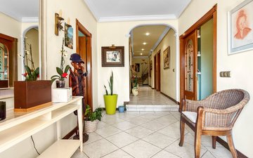 Property slide 25