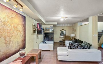 Property slide 44