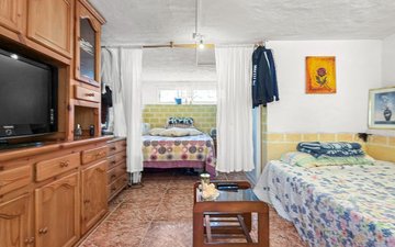 Property slide 16