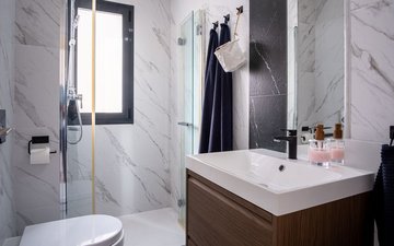 Property slide 21
