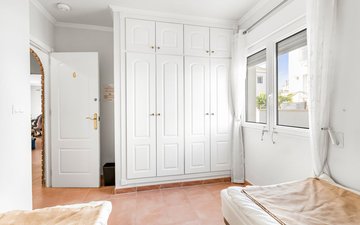 Property slide 32