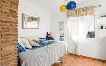 Property slide 44