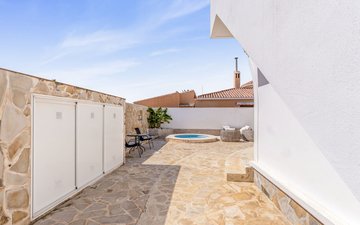 Property slide 17