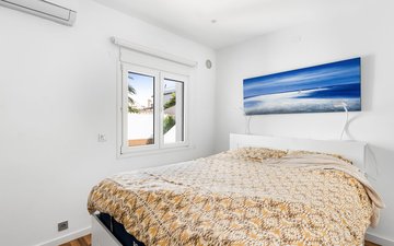 Property slide 44